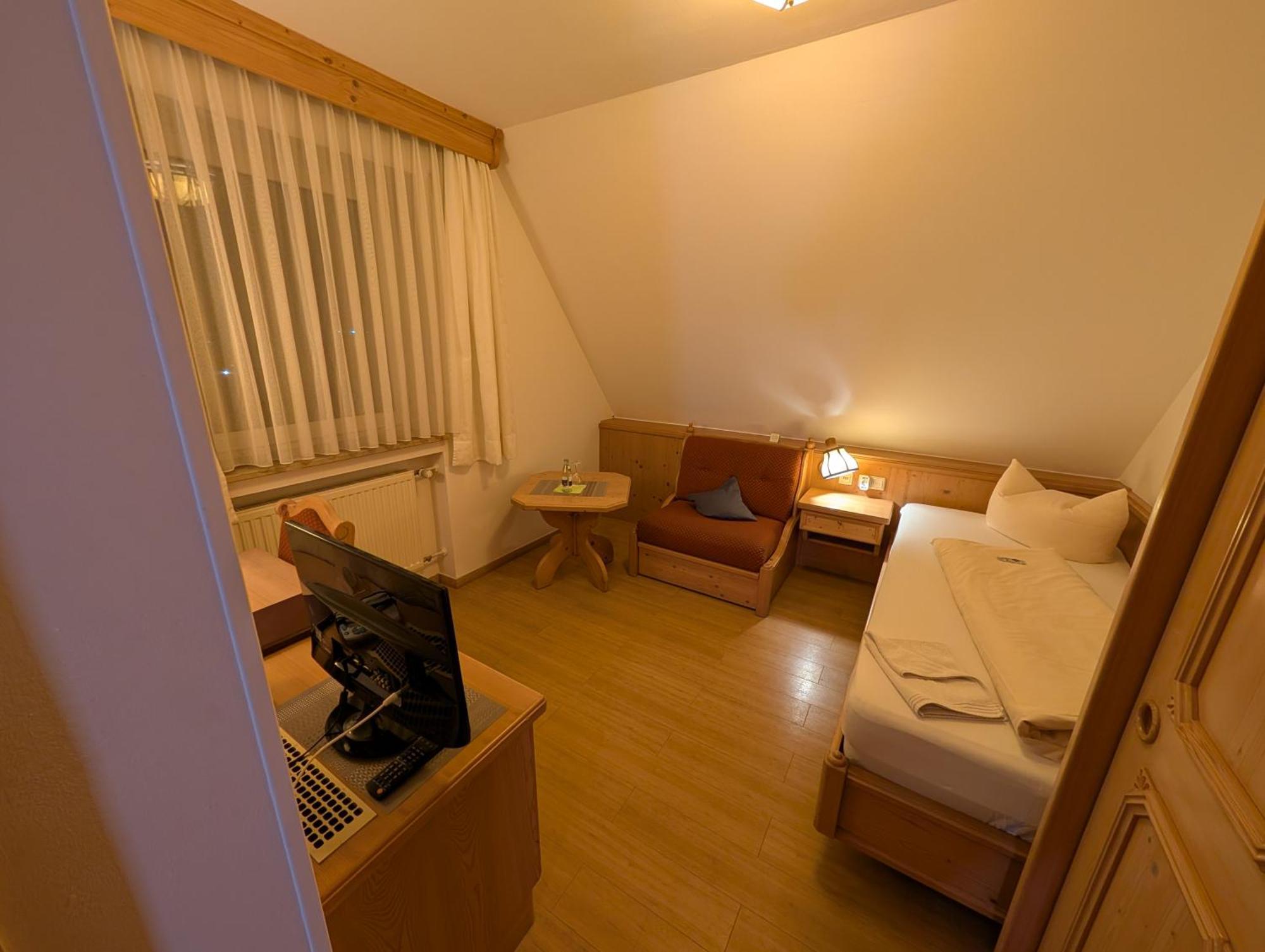 Hotel-Gasthof Zur Rose Weißenhorn Pokoj fotografie