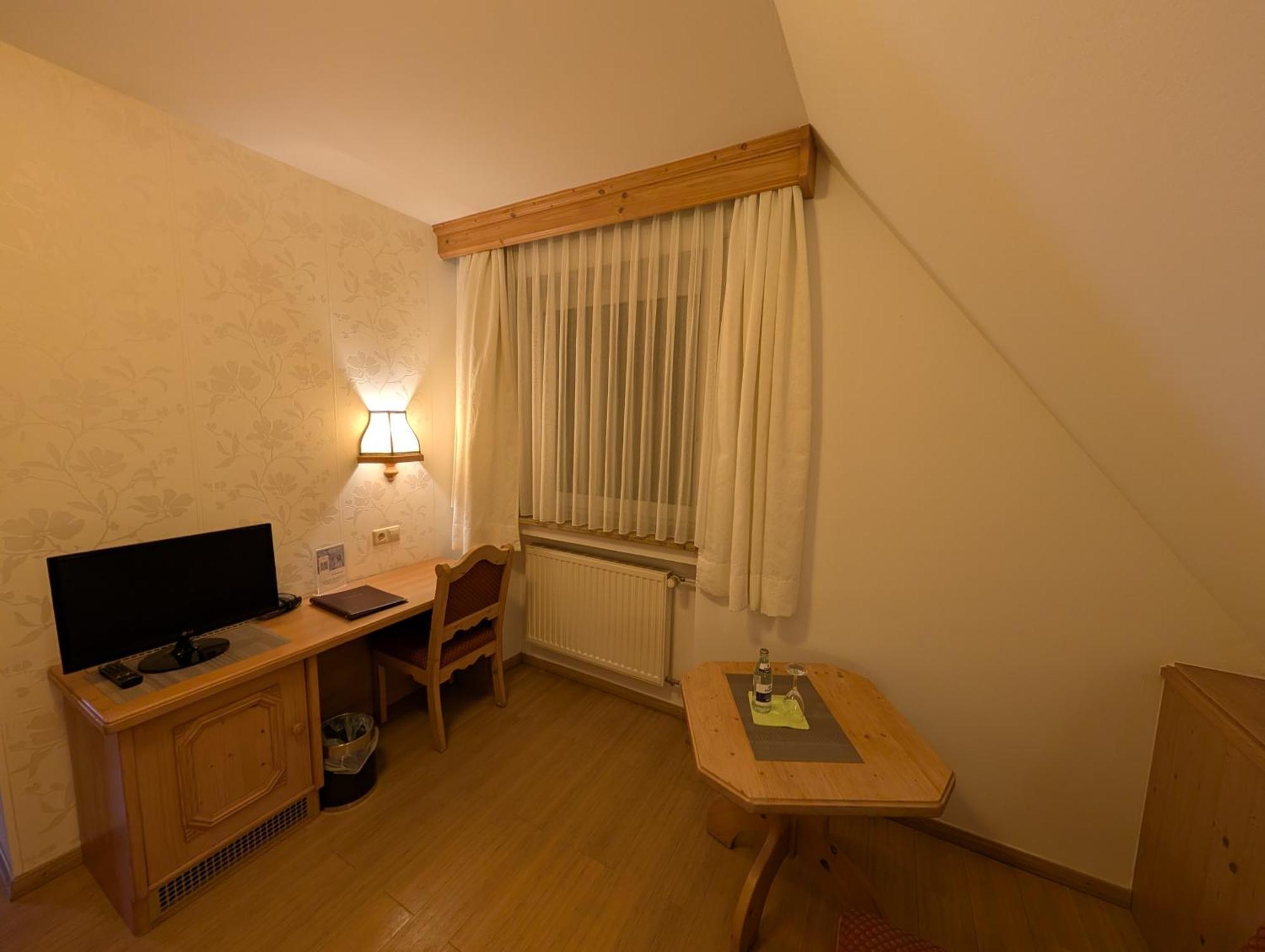 Hotel-Gasthof Zur Rose Weißenhorn Pokoj fotografie