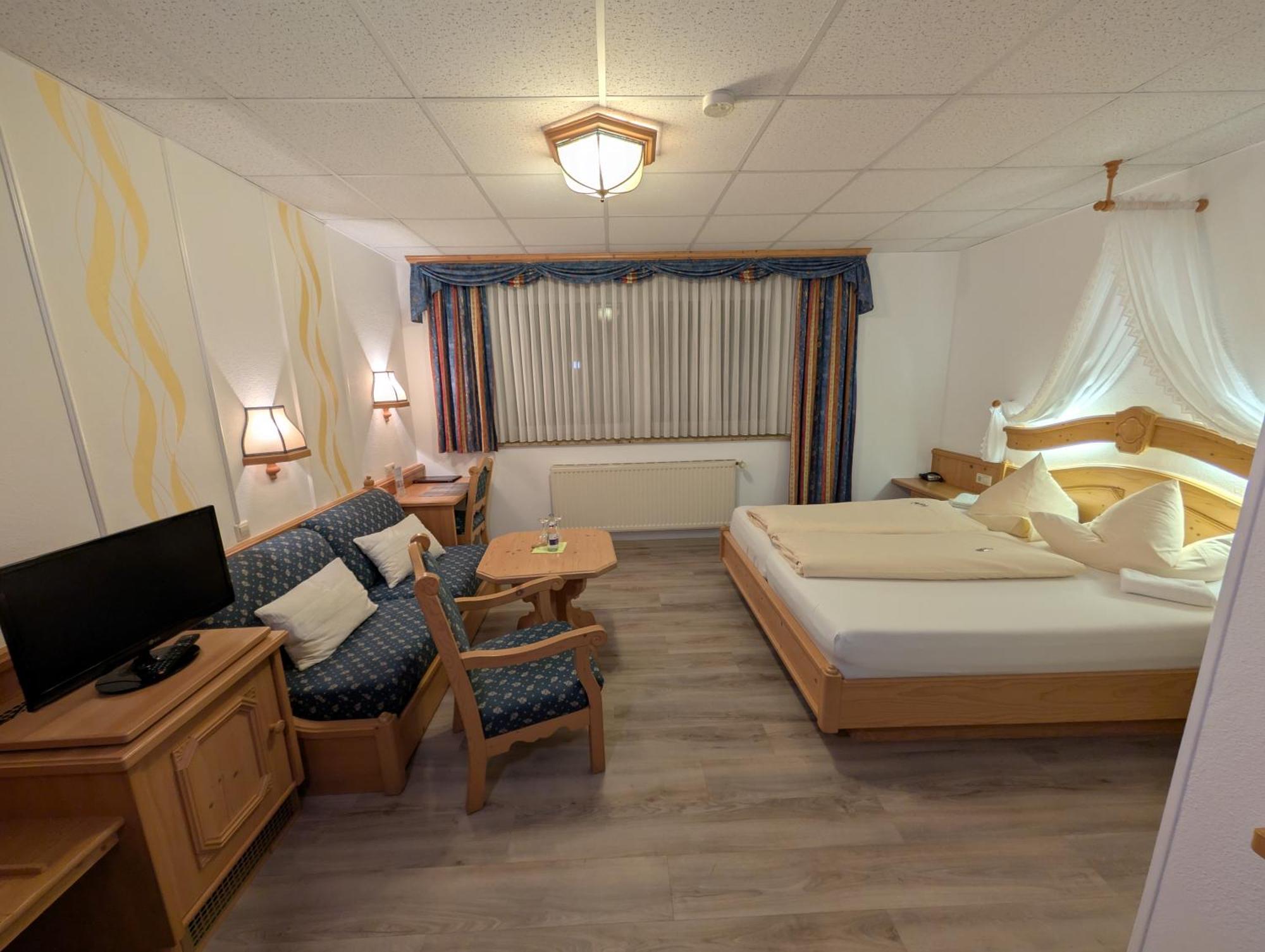 Hotel-Gasthof Zur Rose Weißenhorn Pokoj fotografie