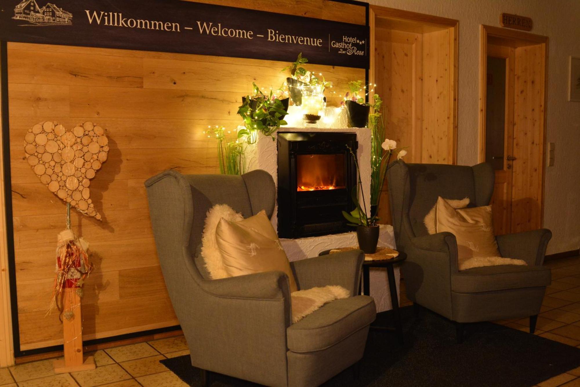 Hotel-Gasthof Zur Rose Weißenhorn Exteriér fotografie